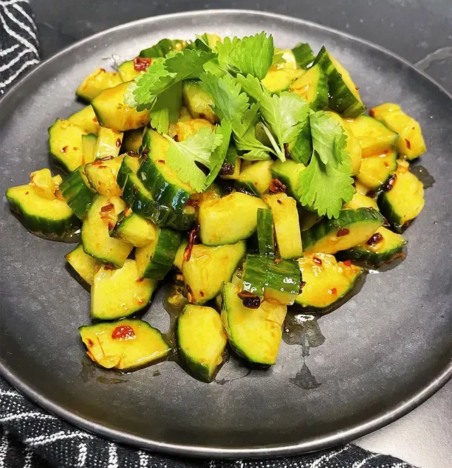 Easy Spicy Chinese Smashed Cucumber Salad Recipe